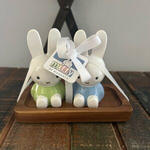 MIFFY by Magenta Spring Salt And Pepper Shaker Set Wood Base Blue And Green NEW